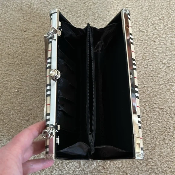 Fashion Plaid Vinyl/Silver Tone Metal Purse - Picture 8 of 10